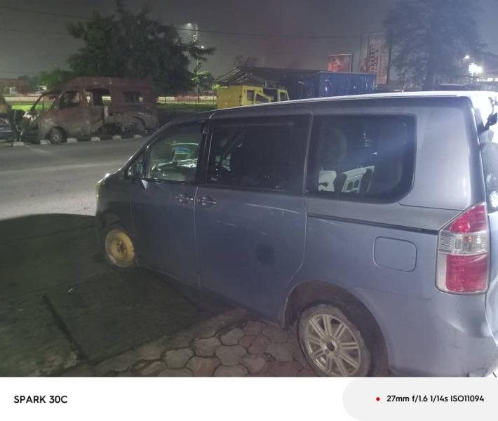 TOYOTA NOAH EN LOCATION